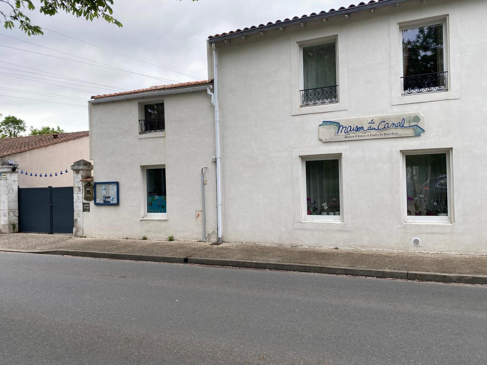 La Maison Du Canal De Rompsay - 5 Min De La Rochelle Bed & Breakfast Périgny Exterior foto
